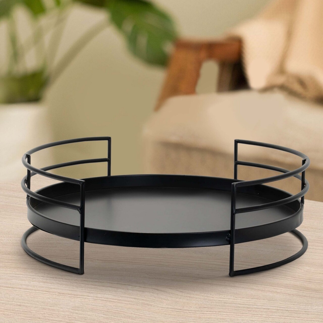 Saltoro Sherpi 15 Inch Industrial Round Server Tray with Handle, Black Iron Frame-